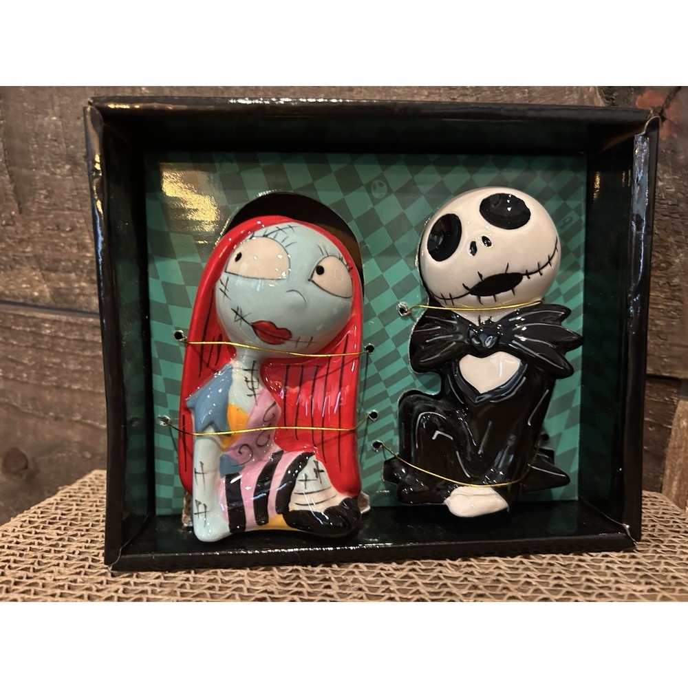 Disney Nightmare‎ Before Christmas Jack Skellington Sally Salt & Pepper Shakers